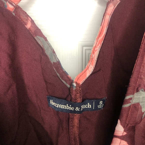 Abercrombie & Fitch Floral Ruffle V-Neck Shell Tank - Picture 5 of 10